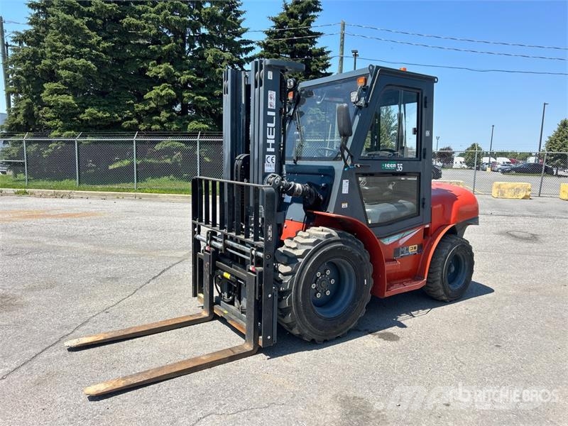 Heli CPCD35-KUY 4620 lb 4x2 Rough Terrain Forklift Maastotrukit