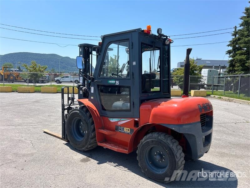 Heli CPCD35-KUY 4620 lb 4x2 Rough Terrain Forklift Maastotrukit
