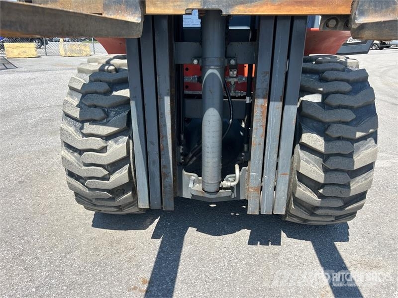 Heli CPCD35-KUY 4620 lb 4x2 Rough Terrain Forklift Maastotrukit