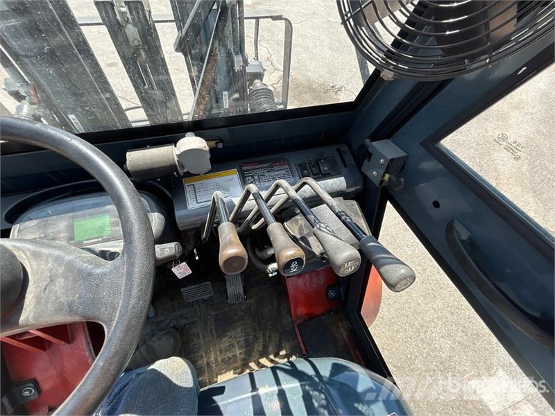 Heli CPCD35-KUY 4620 lb 4x2 Rough Terrain Forklift Maastotrukit