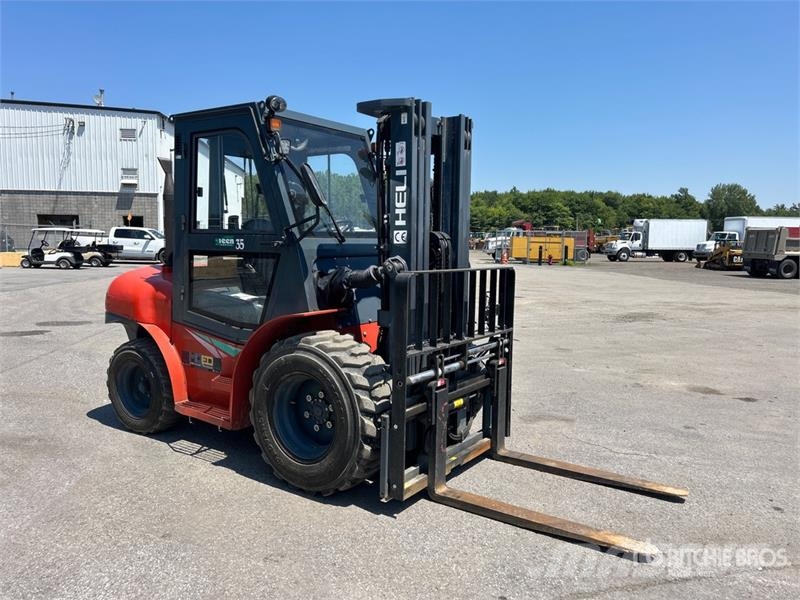 Heli CPCD35-KUY 4620 lb 4x2 Rough Terrain Forklift Maastotrukit