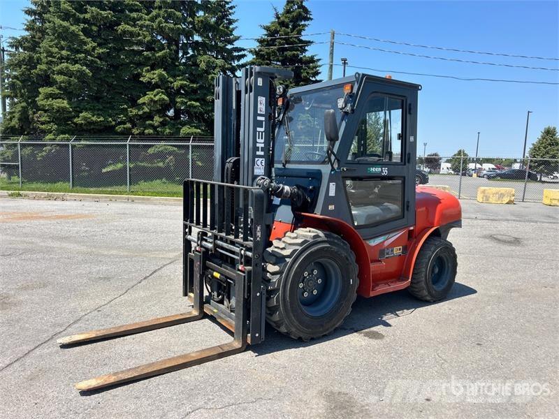 Heli CPCD35-KUY 4620 lb 4x2 Rough Terrain Forklift Maastotrukit