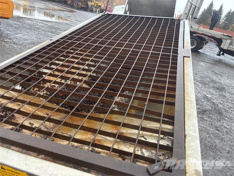  High Lander JR Stainless Steel Salt Spreader Hiekan- ja suolanlevittimet