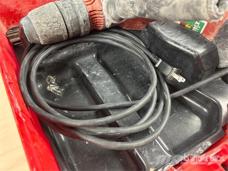 Hilti TE 70-ATC/AVR Rotary Hammer Sonstige Baumaschinen