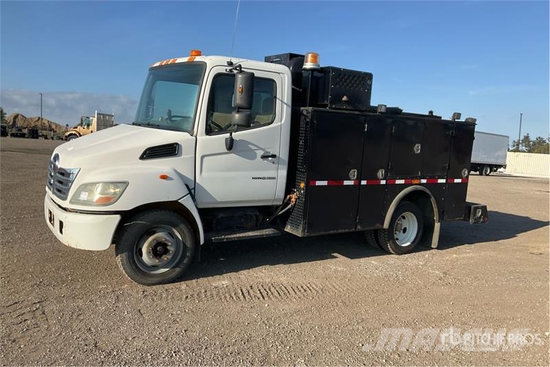 Hino 165 4x2 Utility Truck Бортовые фургоны