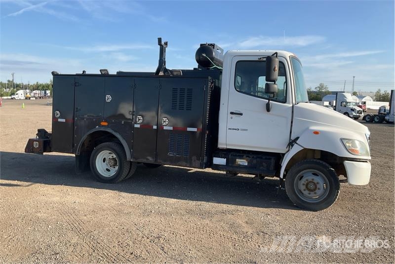 Hino 165 4x2 Utility Truck Бортовые фургоны