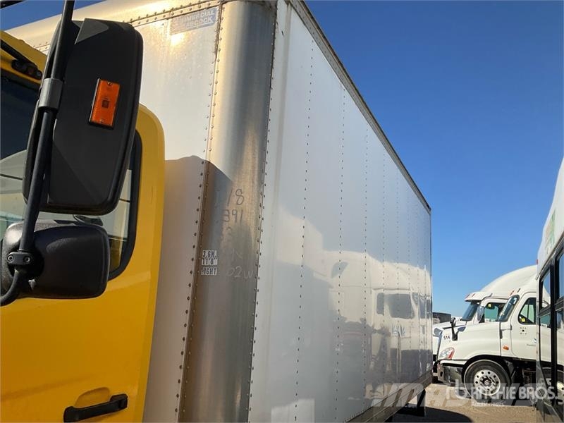 Hino 185 厢式货车
