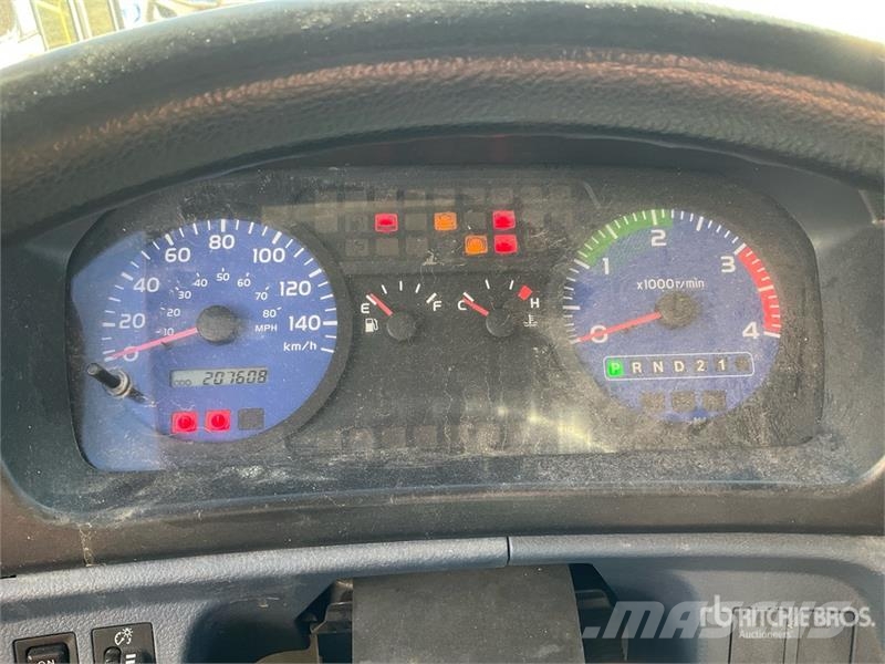 Hino 185 厢式货车