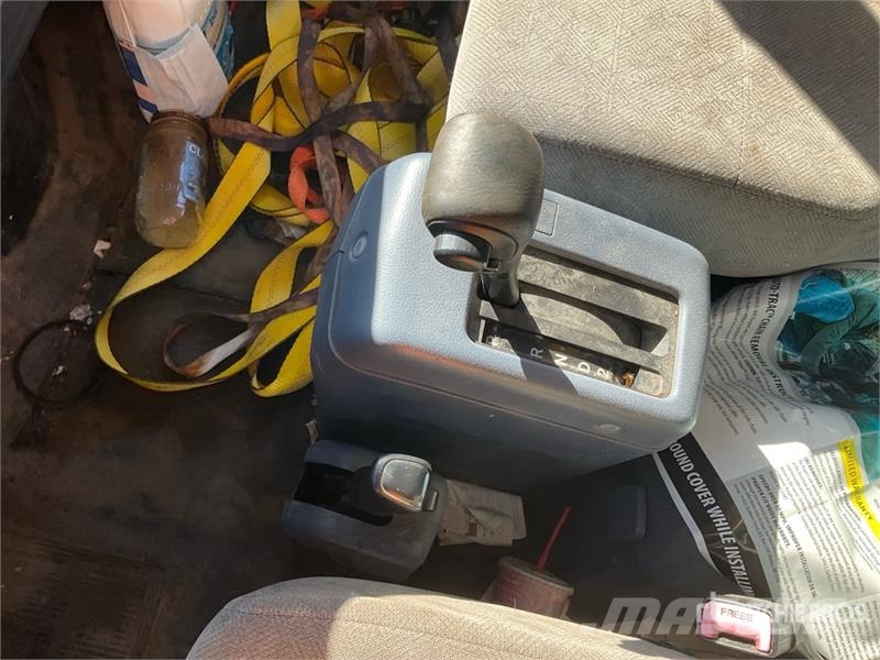 Hino 185 厢式货车