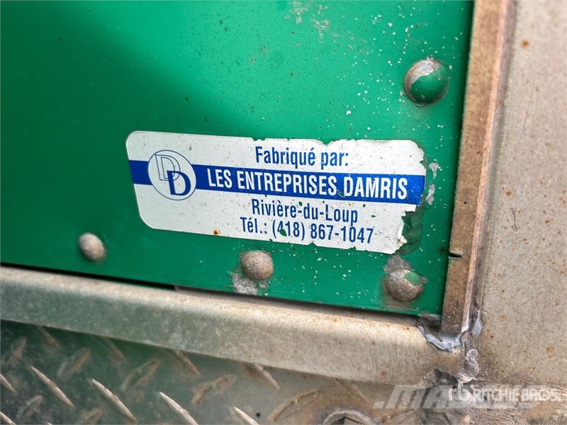 Hino 185 Camiones con caja de remolque