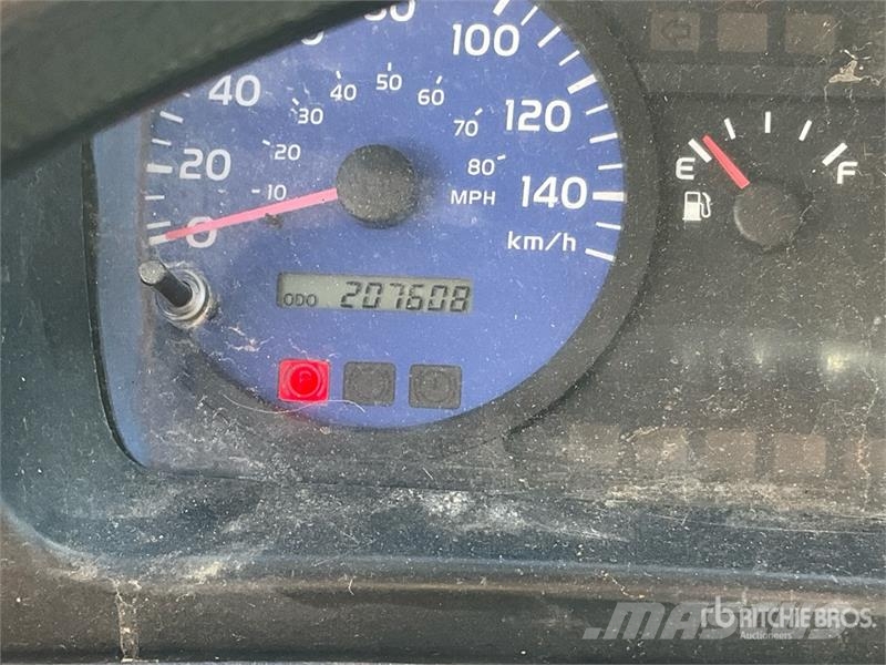 Hino 185 厢式货车