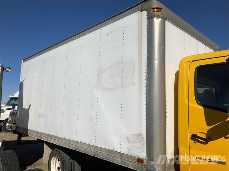 Hino 185 厢式货车