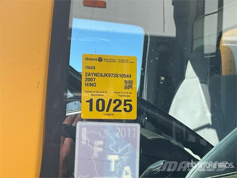 Hino 185 厢式货车