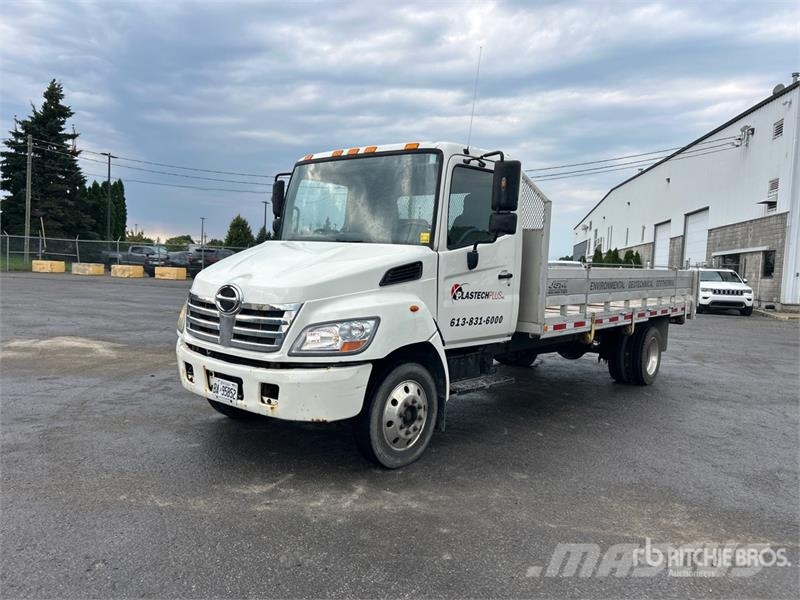 Hino 185 4x2 Flatbed Truck Camioane platforma/prelata