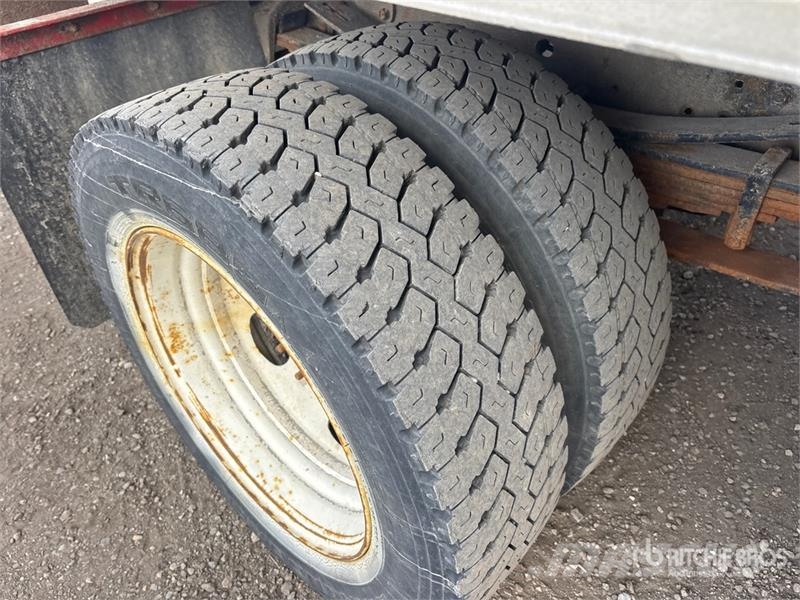 Hino 185 4x2 Rollback Truck (Inoperable) Kurtaricilar
