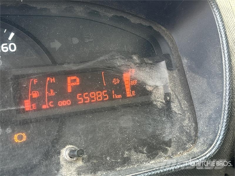 Hino 195 Camiones con caja de remolque
