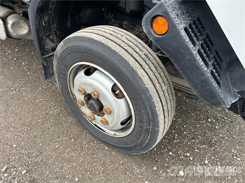 Hino 195 Грузовики-Фургоны