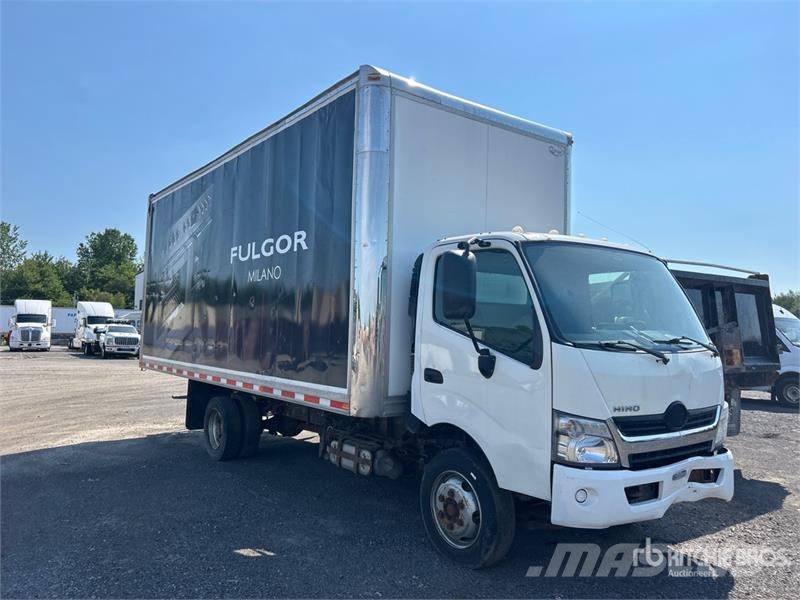 Hino 195 شاحنات ذات هيكل صندوقي