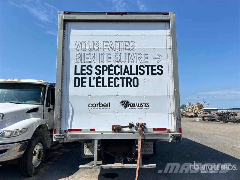 Hino 195 شاحنات ذات هيكل صندوقي
