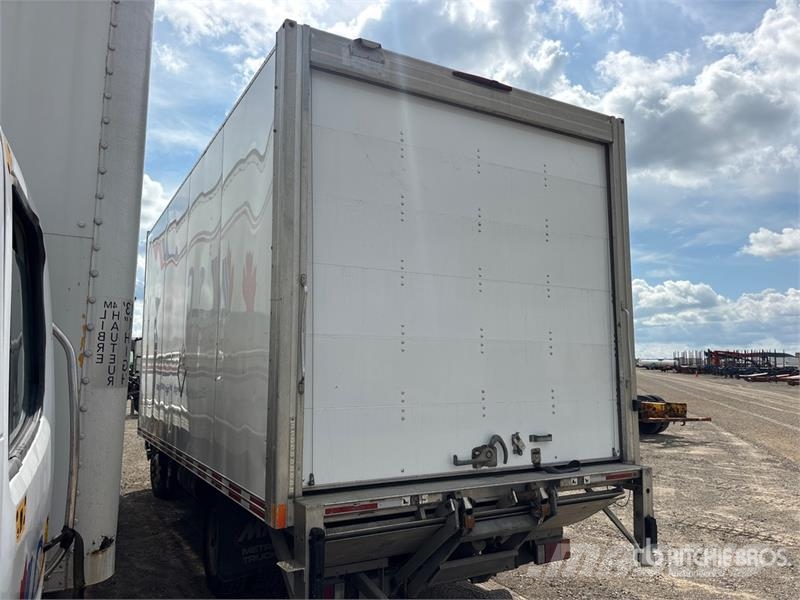 Hino 195 Camiones con caja de remolque
