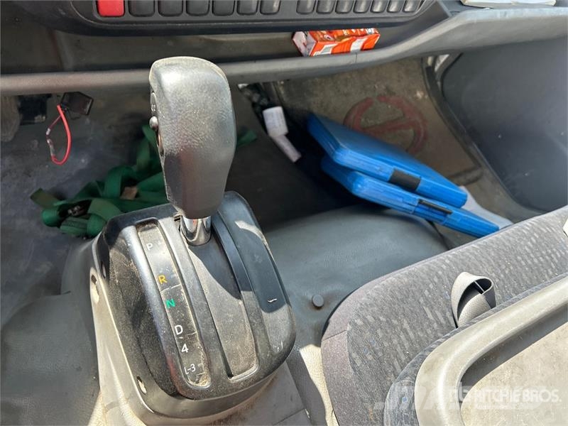 Hino 195 Camiones con caja de remolque