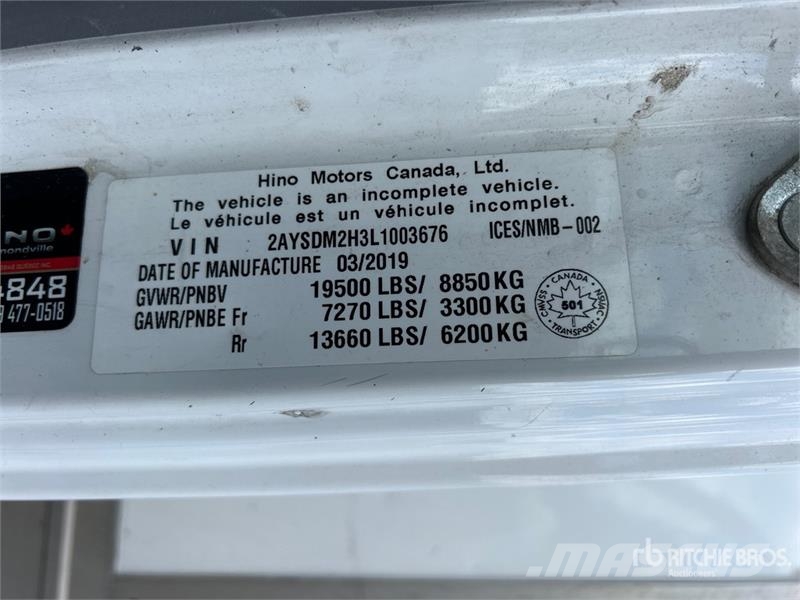 Hino 195 Camiones con caja de remolque