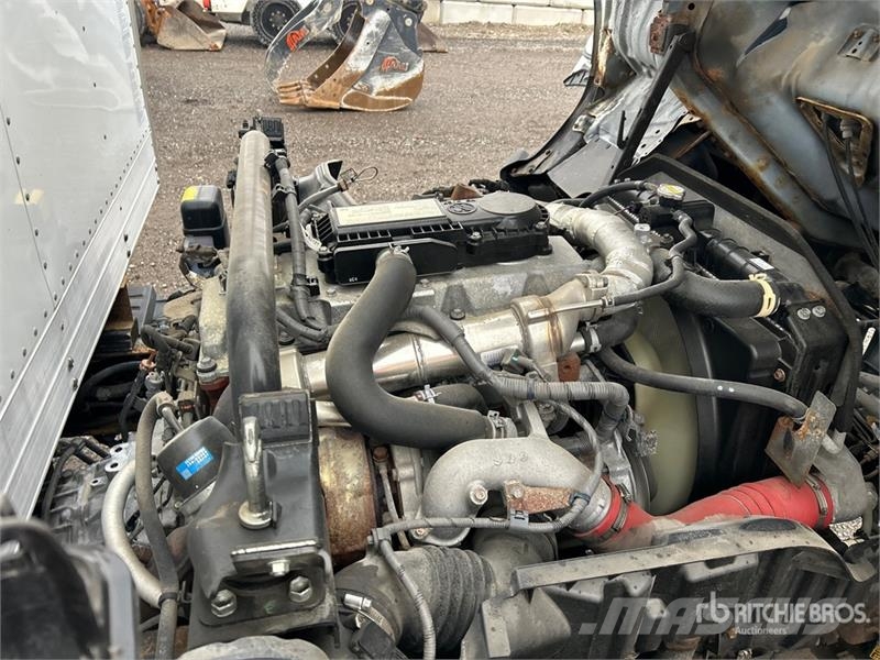 Hino 195 Грузовики-Фургоны