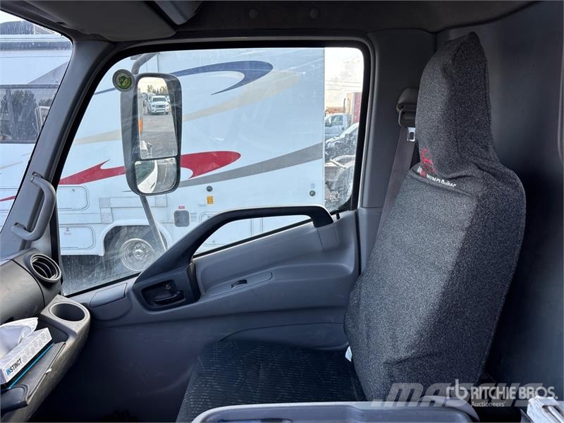 Hino 195 Camiones plataforma