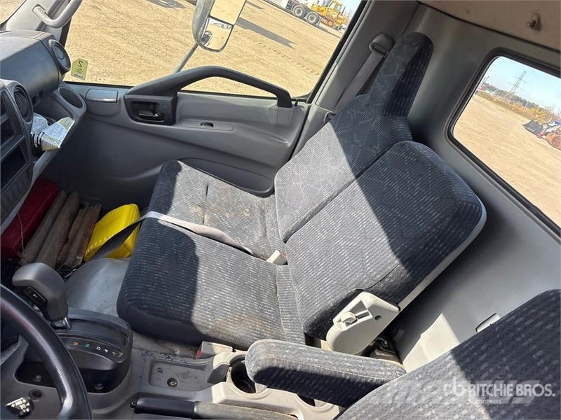 Hino 195 Kabine i unutrašnjost