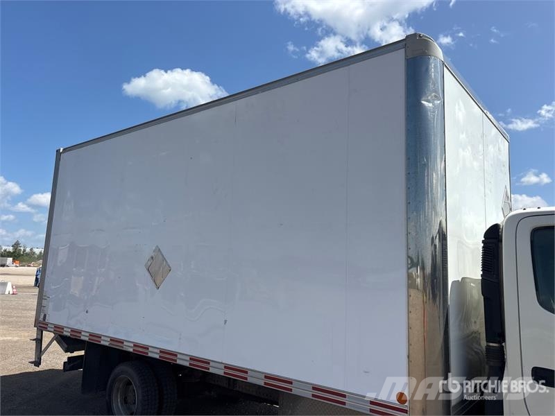 Hino 195 شاحنات ذات هيكل صندوقي