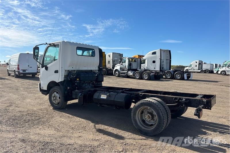 Hino 195 Kabine i unutrašnjost