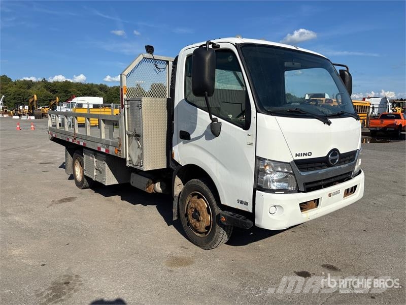 Hino 195 Camiones plataforma