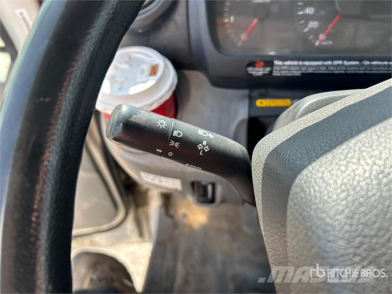Hino 195 Camiones con caja de remolque