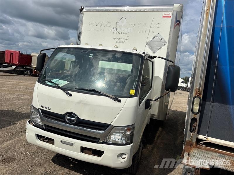 Hino 195 Camiones con caja de remolque