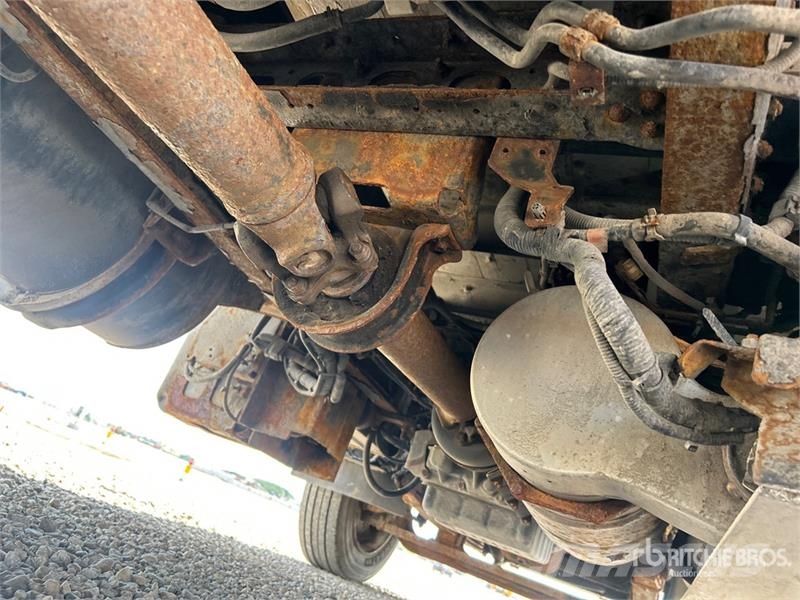 Hino 195 شاحنات ذات هيكل صندوقي