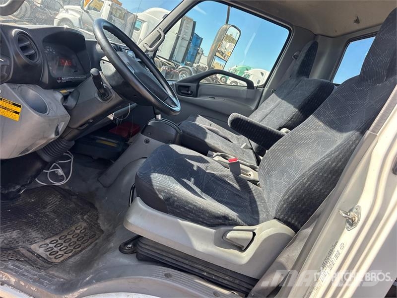 Hino 195 Kabine i unutrašnjost