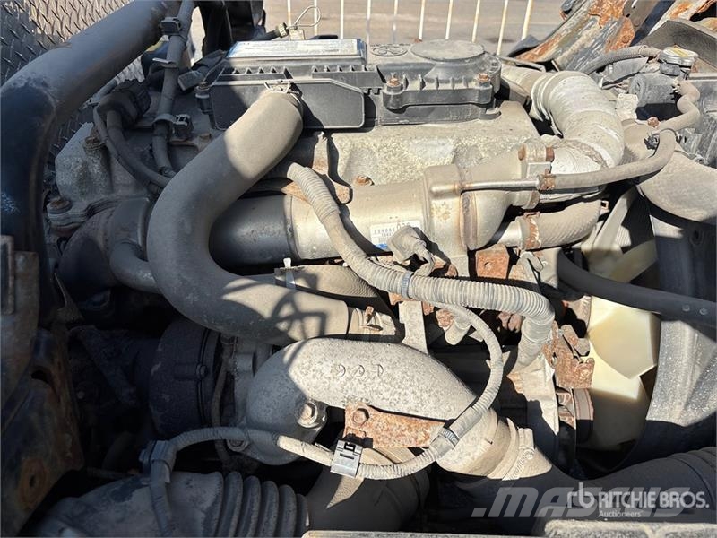 Hino 195 Camiones plataforma