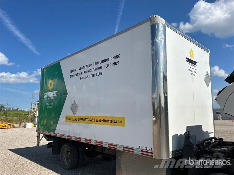 Hino 195 شاحنات ذات هيكل صندوقي
