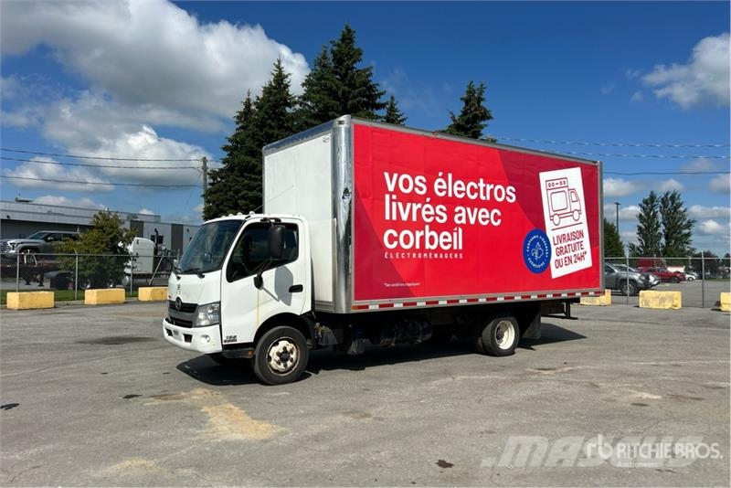 Hino 195 Camiones con caja de remolque