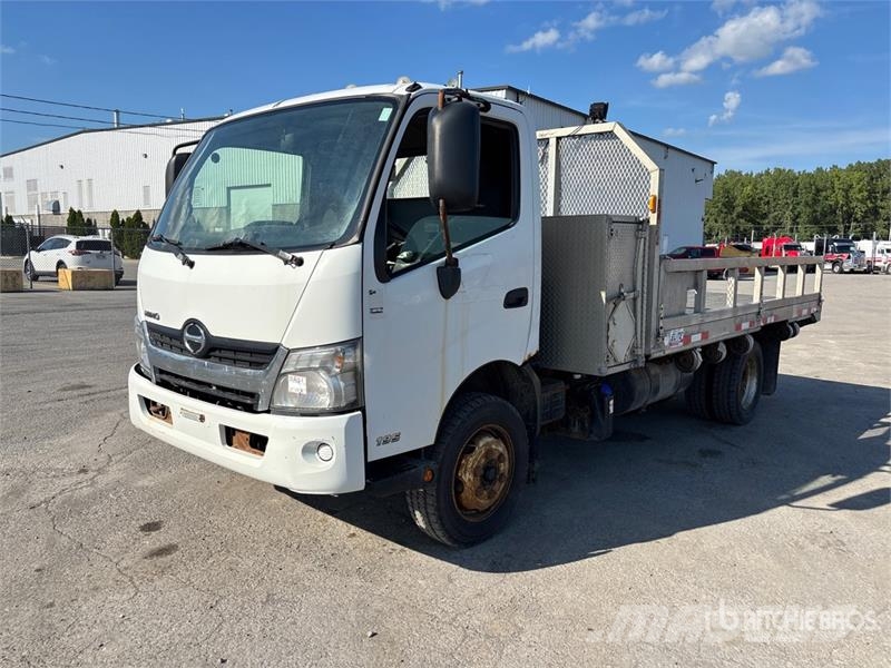Hino 195 Camiones plataforma