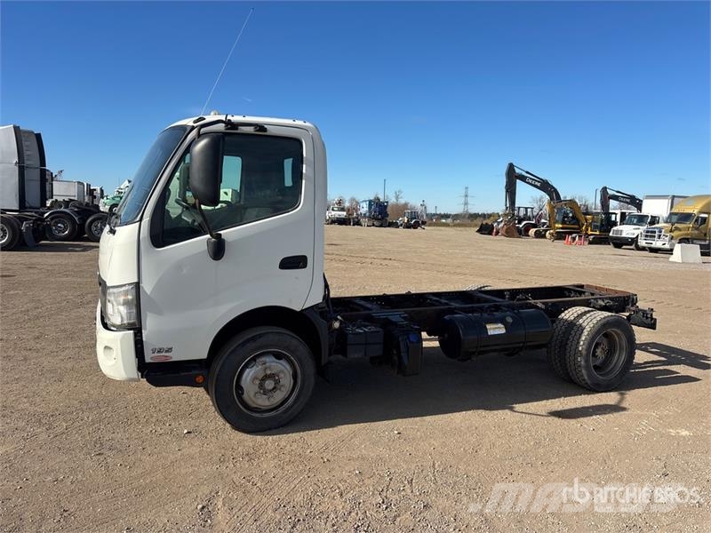 Hino 195 Kabine i unutrašnjost