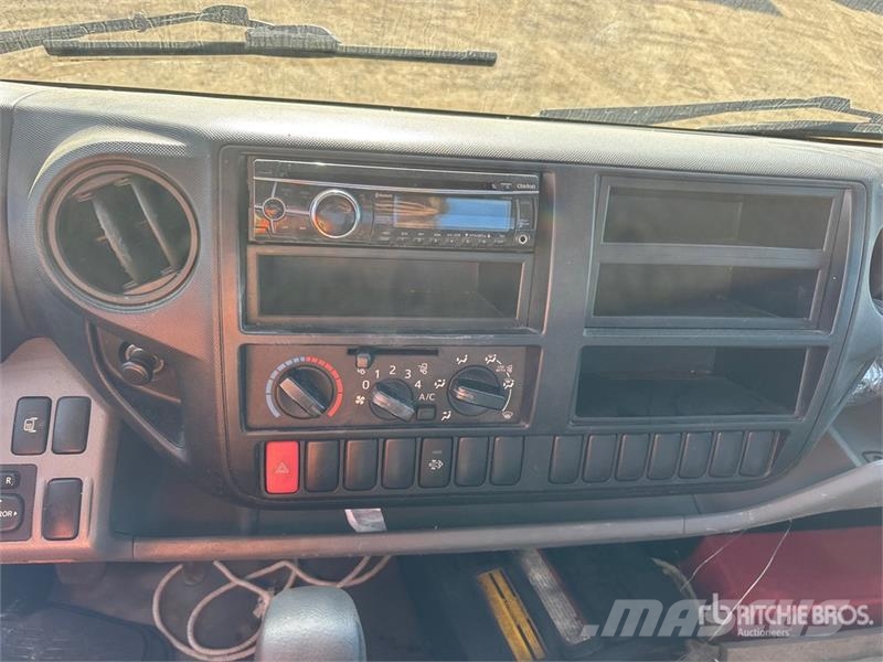 Hino 195 Kabine i unutrašnjost