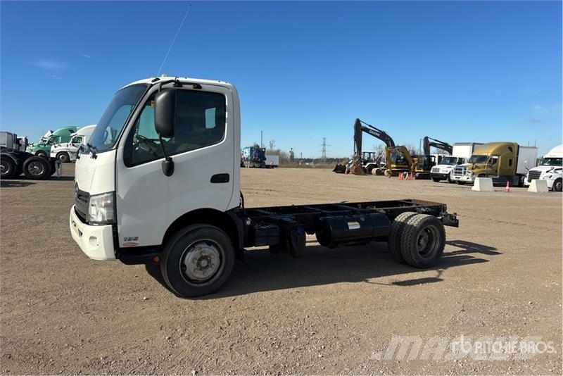 Hino 195 Kabine i unutrašnjost