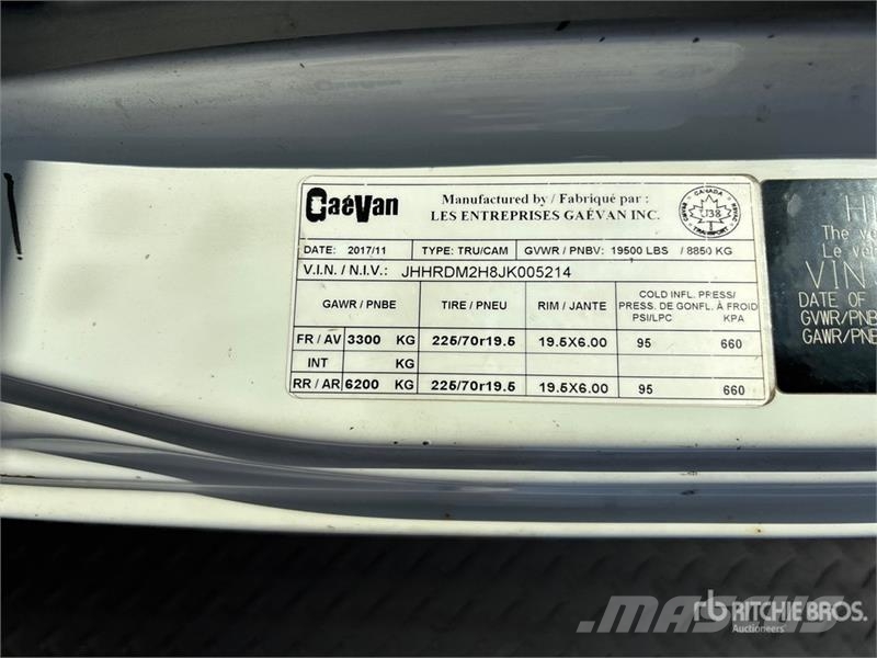 Hino 195 Camiones plataforma