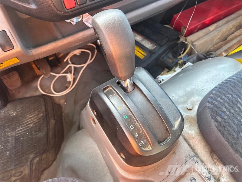 Hino 195 Kabine i unutrašnjost