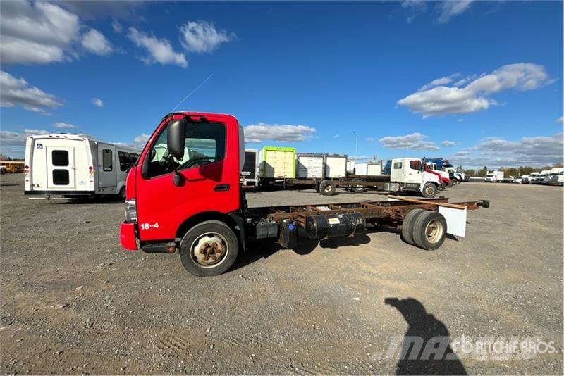 Hino 195 Kabine i unutrašnjost