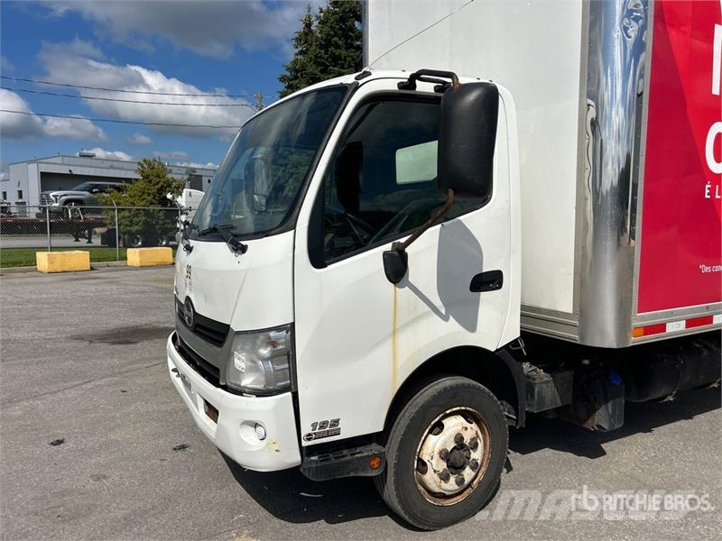 Hino 195 Camiones con caja de remolque