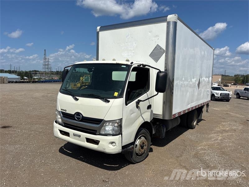 Hino 195 شاحنات ذات هيكل صندوقي