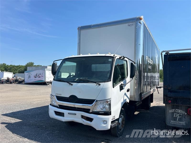 Hino 195 شاحنات ذات هيكل صندوقي