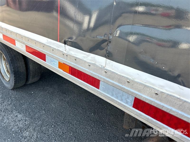 Hino 195 شاحنات ذات هيكل صندوقي